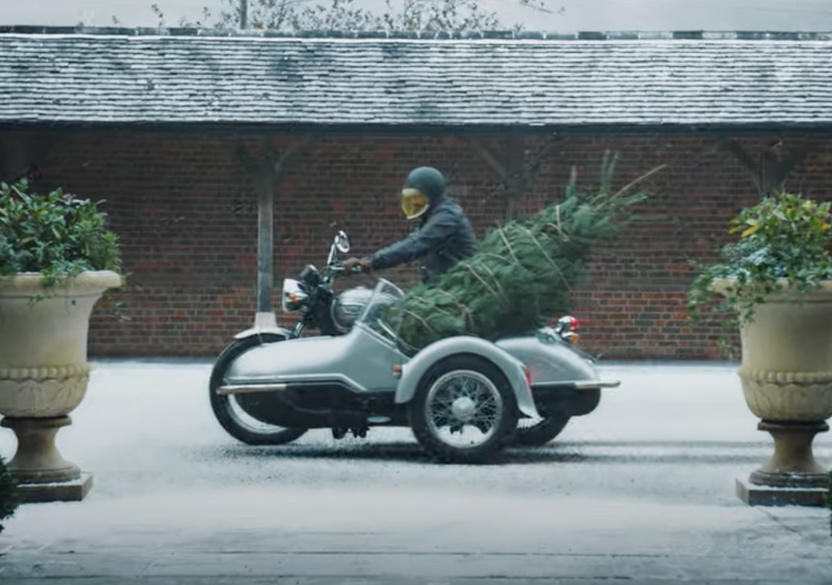 Ninja the Holidays with David Beckham